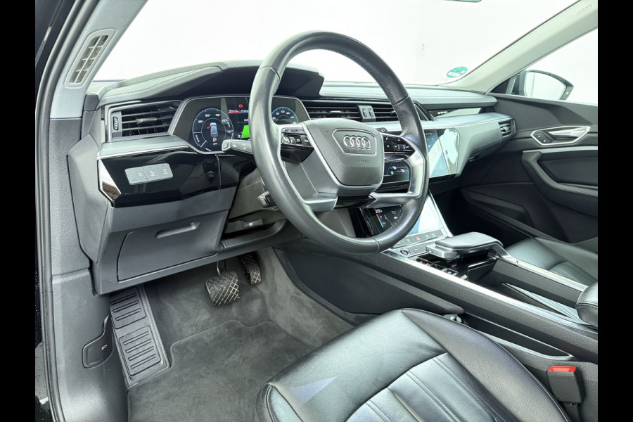 Audi e-tron 55 Quattro Edition 95kWh SOH 93% Leder Trekhaak Navi Ecc Cruise Control Pdc Elek.Achterklep Stoelverwarming Lmv 20" Led DAB 1e Eigenaar Origineel Nederlandse Auto