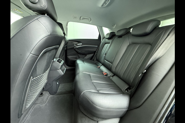 Audi e-tron 55 Quattro Edition 95kWh SOH 93% Leder Trekhaak Navi Ecc Cruise Control Pdc Elek.Achterklep Stoelverwarming Lmv 20" Led DAB 1e Eigenaar Origineel Nederlandse Auto