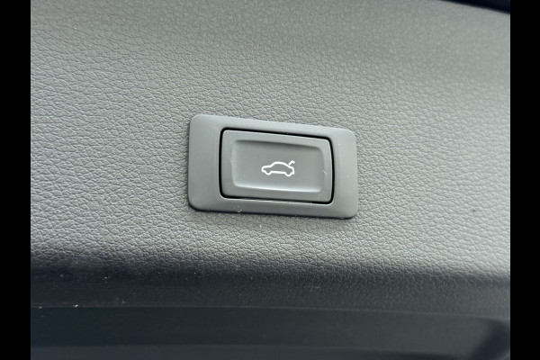 Audi e-tron 55 Quattro Edition 95kWh SOH 93% Leder Trekhaak Navi Ecc Cruise Control Pdc Elek.Achterklep Stoelverwarming Lmv 20" Led DAB 1e Eigenaar Origineel Nederlandse Auto