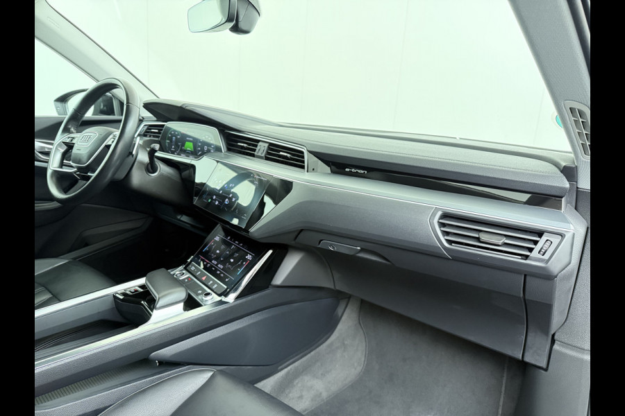 Audi e-tron 55 Quattro Edition 95kWh SOH 93% Leder Trekhaak Navi Ecc Cruise Control Pdc Elek.Achterklep Stoelverwarming Lmv 20" Led DAB 1e Eigenaar Origineel Nederlandse Auto