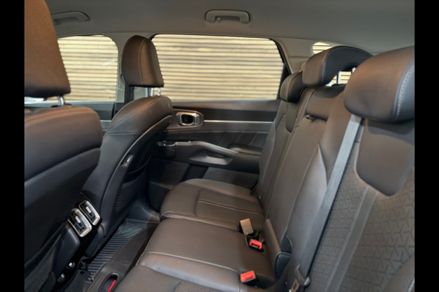 Kia Sorento 1.6 T-GDI Hybrid DynamicLine 7p. | Adaptive Cruise | Trekhaak | 19' inch | Leer | Navigatie