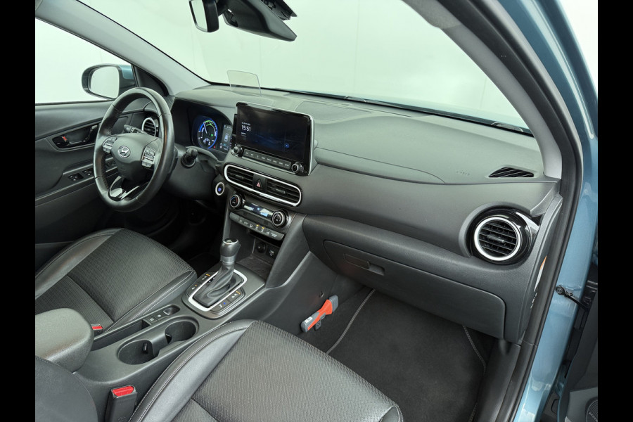 Hyundai Kona 1.6GDI HEV Hybride Premium Leder Trekhaak Krell®-Audio Adap.Cruise Stoel Verwarming/Ventilatie Camera Apple Carplay Android Auto Keyless Elek.Stoelen Lmv Head-Up Display Lane Assist Blind-Spot Monitoring Origineel Nederlandse Auto 1e Eigenaar