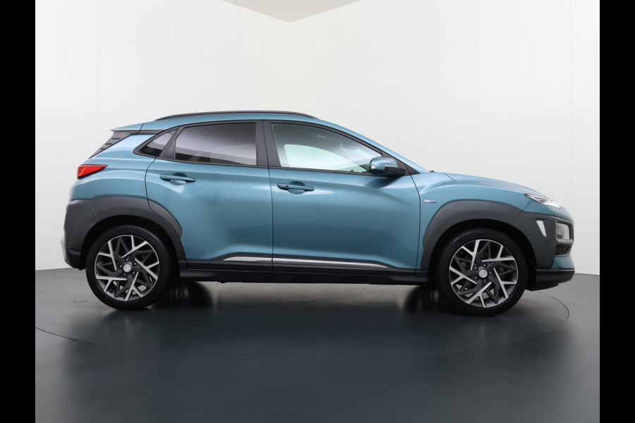 Hyundai Kona 1.6GDI HEV Hybride Premium Leder Trekhaak Krell®-Audio Adap.Cruise Stoel Verwarming/Ventilatie Camera Apple Carplay Android Auto Keyless Elek.Stoelen Lmv Head-Up Display Lane Assist Blind-Spot Monitoring Origineel Nederlandse Auto 1e Eigenaar