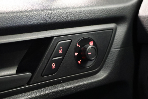 Volkswagen Caddy 2.0 TDI Highline | Bi-Xenon | Stoelverwarming | Airco | Cruise control | MF Stuur | Trekhaak | Navigatie | Nieuwe APK