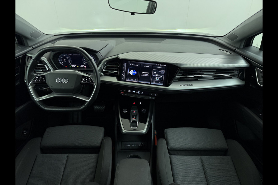 Audi Q4 e-tron 40 Advanced Edition 77kWh SOH 94% Adap.Cruise Trekhaak Navi-Plus Apple Carplay Android Auto Ecc Pdc Matrix Led Sportstoelen DAB Stoelverwarming Led Lmv 19" Elek.Achterklep Led-a-licht dynamisch 1e Eigenaar Origineel Nederlandse Auto 1.000kg Trekgewicht