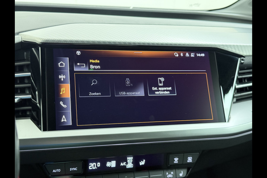 Audi Q4 e-tron 40 Advanced Edition 77kWh SOH 94% Adap.Cruise Trekhaak Navi-Plus Apple Carplay Android Auto Ecc Pdc Matrix Led Sportstoelen DAB Stoelverwarming Led Lmv 19" Elek.Achterklep Led-a-licht dynamisch 1e Eigenaar Origineel Nederlandse Auto 1.000kg Trekgewicht