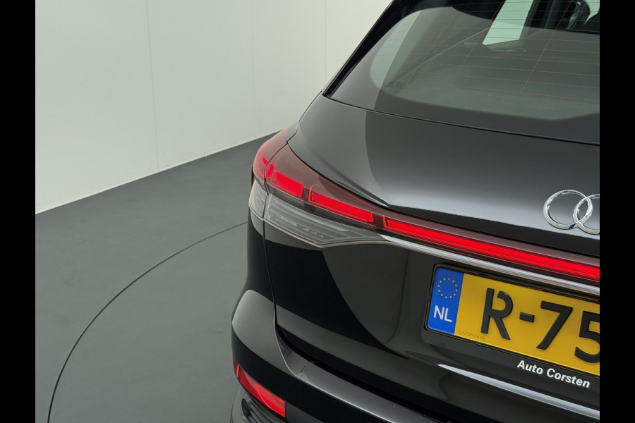 Audi Q4 e-tron 40 Advanced Edition 77kWh SOH 94% Adap.Cruise Trekhaak Navi-Plus Apple Carplay Android Auto Ecc Pdc Matrix Led Sportstoelen DAB Stoelverwarming Led Lmv 19" Elek.Achterklep Led-a-licht dynamisch 1e Eigenaar Origineel Nederlandse Auto 1.000kg Trekgewicht