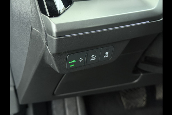 Audi Q4 e-tron 40 Advanced Edition 77kWh SOH 94% Adap.Cruise Trekhaak Navi-Plus Apple Carplay Android Auto Ecc Pdc Matrix Led Sportstoelen DAB Stoelverwarming Led Lmv 19" Elek.Achterklep Led-a-licht dynamisch 1e Eigenaar Origineel Nederlandse Auto 1.000kg Trekgewicht
