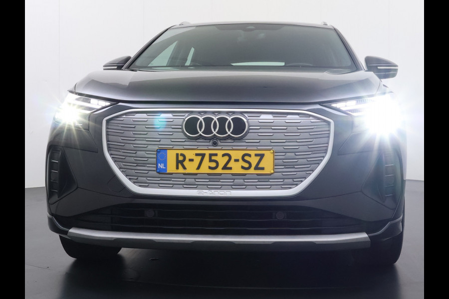 Audi Q4 e-tron 40 Advanced Edition 77kWh SOH 94% Adap.Cruise Trekhaak Navi-Plus Apple Carplay Android Auto Ecc Pdc Matrix Led Sportstoelen DAB Stoelverwarming Led Lmv 19" Elek.Achterklep Led-a-licht dynamisch 1e Eigenaar Origineel Nederlandse Auto 1.000kg Trekgewicht