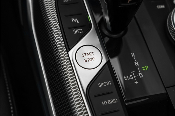 BMW 3 Serie Touring 320e M-Sport Dravitgrau Pano Leder Trekhaak 19"