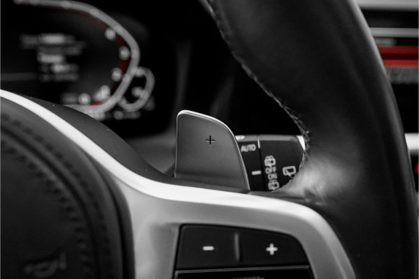 BMW 3 Serie Touring 320e M-Sport Dravitgrau Pano Leder Trekhaak 19"