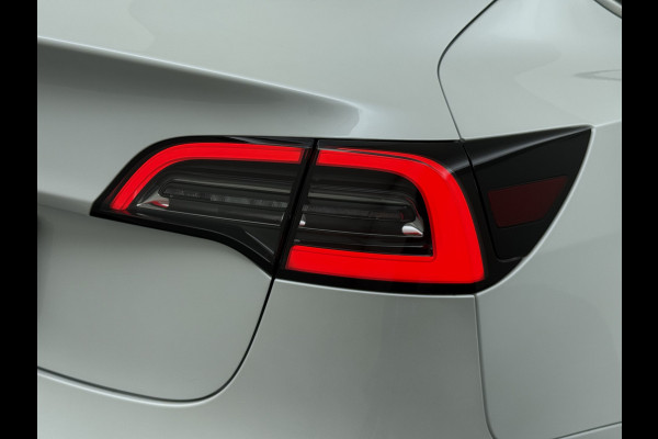 Tesla Model 3 RWD SR+ 325PK Lmv 18" AutoPilot FSD Leder Panoramadak Adaptive-Cruise Camera's Elektr.-Stuur+Stoelen+Spiegels+Geheugen+Easy-Entr Navi LED Comfortstoelen ACC DAB Voorverwarmen interieur via App Keyless One-Pedal-Drive SOH 86% Origineel Nederlandse auto tot 11kw laden thuis! 1.584kg licht!