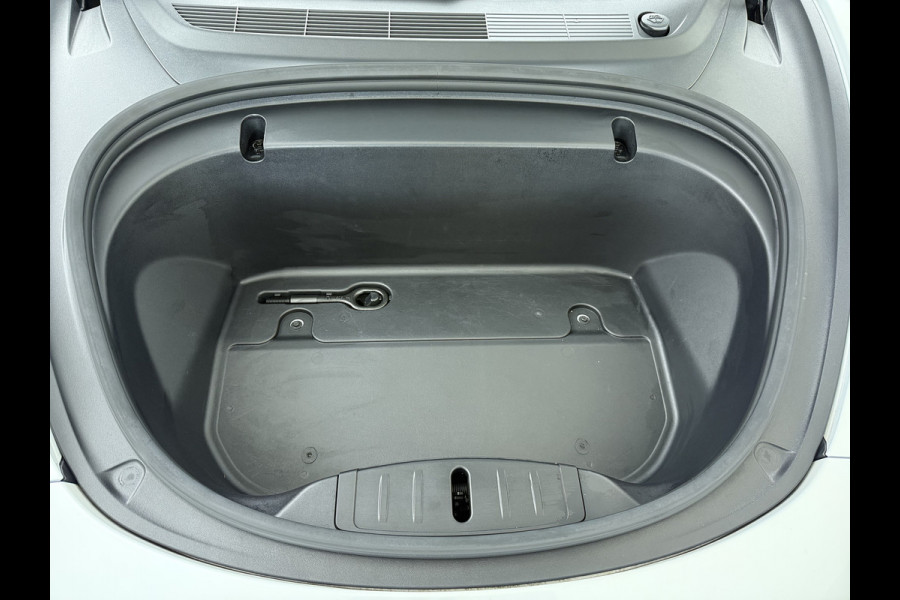 Tesla Model 3 RWD SR+ 325PK Lmv 18" AutoPilot FSD Leder Panoramadak Adaptive-Cruise Camera's Elektr.-Stuur+Stoelen+Spiegels+Geheugen+Easy-Entr Navi LED Comfortstoelen ACC DAB Voorverwarmen interieur via App Keyless One-Pedal-Drive SOH 86% Origineel Nederlandse auto tot 11kw laden thuis! 1.584kg licht!