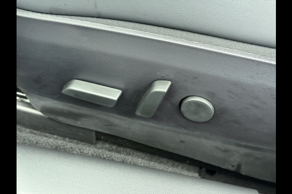 Tesla Model 3 RWD SR+ 325PK Lmv 18" AutoPilot FSD Leder Panoramadak Adaptive-Cruise Camera's Elektr.-Stuur+Stoelen+Spiegels+Geheugen+Easy-Entr Navi LED Comfortstoelen ACC DAB Voorverwarmen interieur via App Keyless One-Pedal-Drive SOH 86% Origineel Nederlandse auto tot 11kw laden thuis! 1.584kg licht!