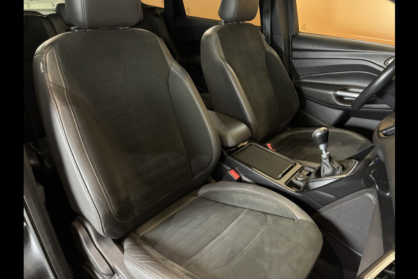 Ford Kuga 1.5 EcoBoost ST Line trekhaak | navigatie | panoramadak | semi leer