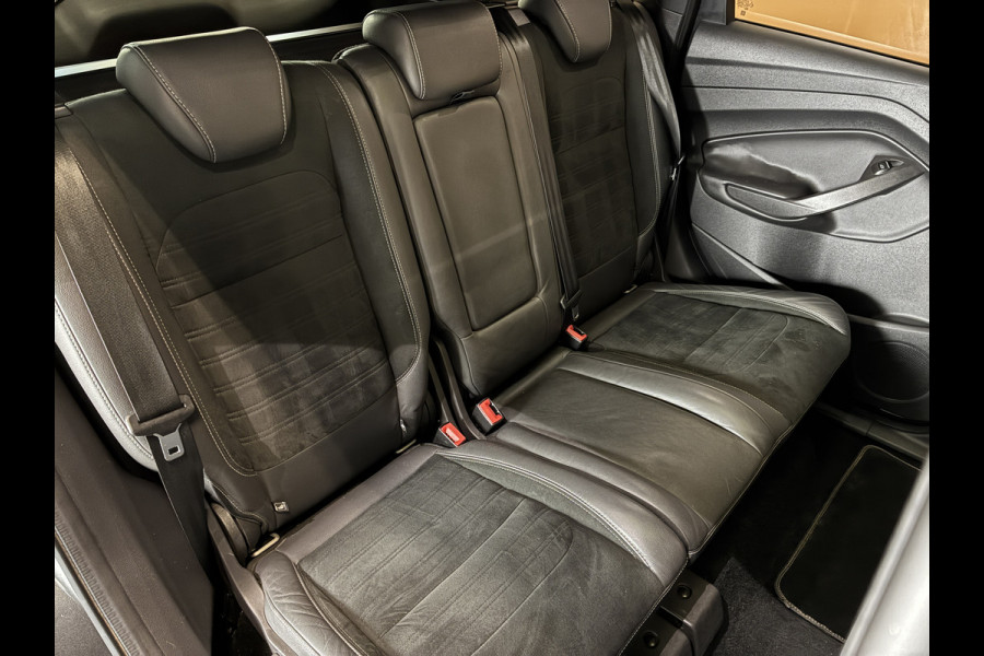 Ford Kuga 1.5 EcoBoost ST Line trekhaak | navigatie | panoramadak | semi leer