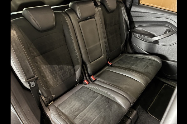 Ford Kuga 1.5 EcoBoost ST Line trekhaak | navigatie | panoramadak | semi leer