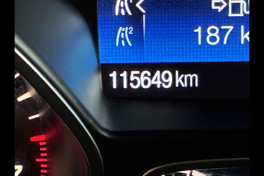 Ford Kuga 1.5 EcoBoost ST Line trekhaak | navigatie | panoramadak | semi leer