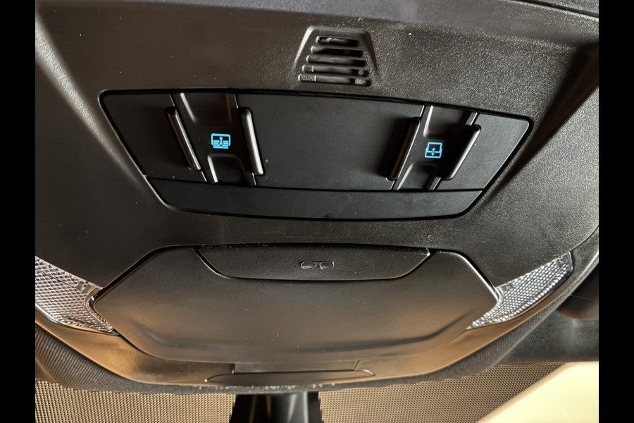 Ford Kuga 1.5 EcoBoost ST Line trekhaak | navigatie | panoramadak | semi leer