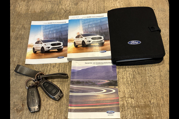 Ford Kuga 1.5 EcoBoost ST Line trekhaak | navigatie | panoramadak | semi leer