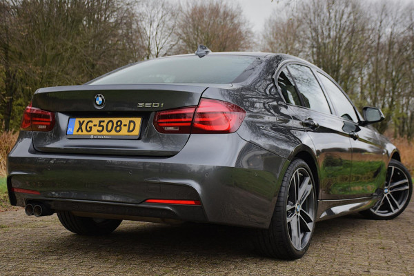 BMW 3-serie 320i M Sport Edition*Dak*Keyless*Digi dash*Head-up*Camera*Enz enz