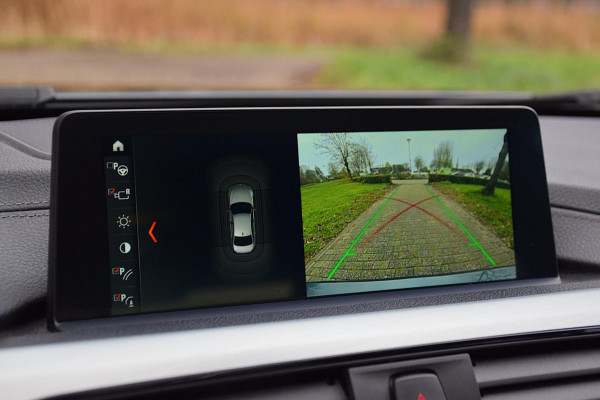 BMW 3-serie 320i M Sport Edition*Dak*Keyless*Digi dash*Head-up*Camera*Enz enz