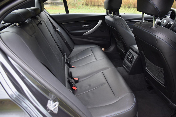 BMW 3-serie 320i M Sport Edition*Dak*Keyless*Digi dash*Head-up*Camera*Enz enz