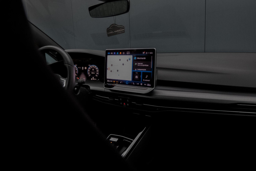 Volkswagen Golf 1.5 eTSI R-Line Edition | PANORAMADAK | IQ LIGHT | ACC | HEAD UP | HARMAN & KARDON