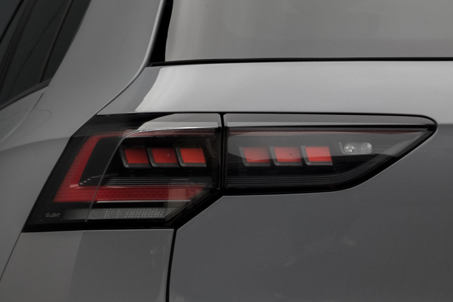 Volkswagen Golf 1.5 eTSI R-Line Edition | PANORAMADAK | IQ LIGHT | ACC | HEAD UP | HARMAN & KARDON