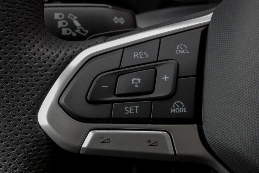 Volkswagen Golf 1.5 eTSI R-Line Edition | PANORAMADAK | IQ LIGHT | ACC | HEAD UP | HARMAN & KARDON