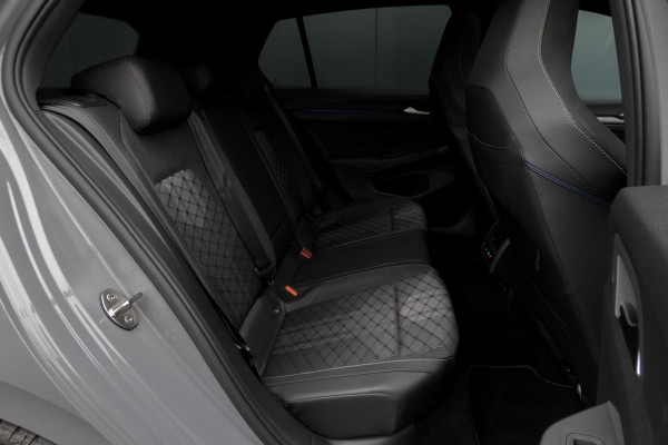 Volkswagen Golf 1.5 eTSI R-Line Edition | PANORAMADAK | IQ LIGHT | ACC | HEAD UP | HARMAN & KARDON