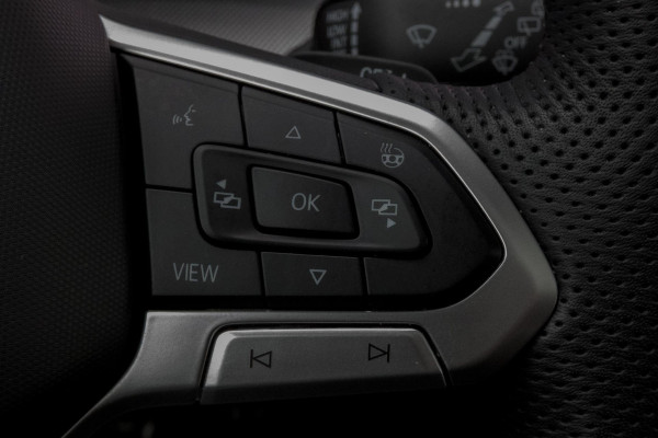 Volkswagen Golf 1.5 eTSI R-Line Edition | PANORAMADAK | IQ LIGHT | ACC | HEAD UP | HARMAN & KARDON