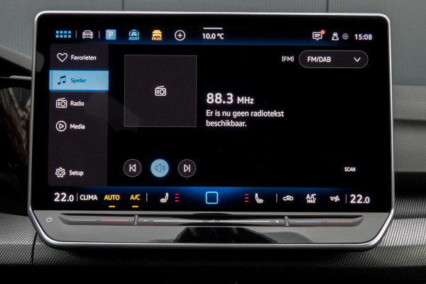 Volkswagen Golf 1.5 eTSI R-Line Edition | PANORAMADAK | IQ LIGHT | ACC | HEAD UP | HARMAN & KARDON