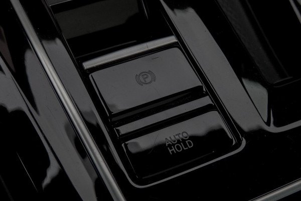 Volkswagen Golf 1.5 eTSI R-Line Edition | PANORAMADAK | IQ LIGHT | ACC | HEAD UP | HARMAN & KARDON