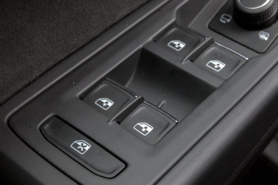 Volkswagen Golf 1.5 eTSI R-Line Edition | PANORAMADAK | IQ LIGHT | ACC | HEAD UP | HARMAN & KARDON