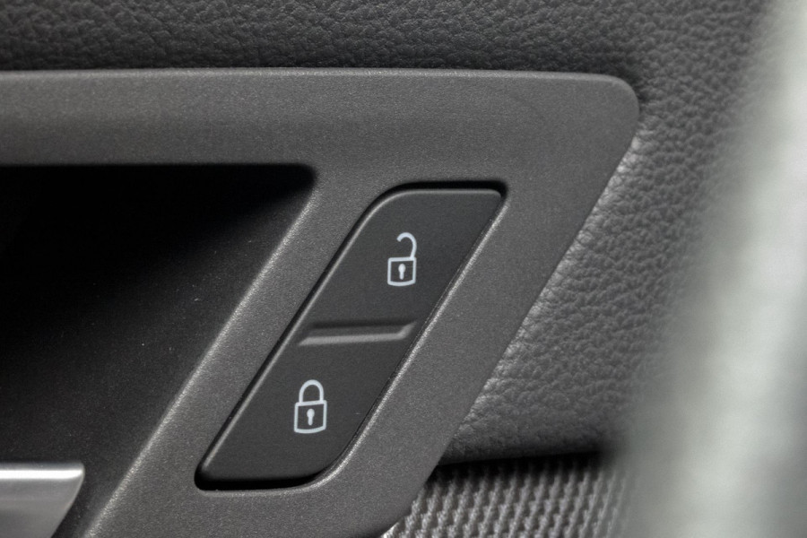 Volkswagen Golf 1.5 eTSI R-Line Edition | PANORAMADAK | IQ LIGHT | ACC | HEAD UP | HARMAN & KARDON