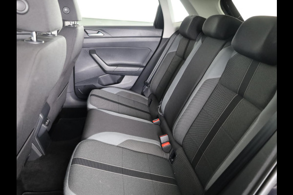 Volkswagen Polo 1.0 TSI Highline Business R 95PK DSG | Digitaal dashboard | Navigatie | Inklapbare spiegels |