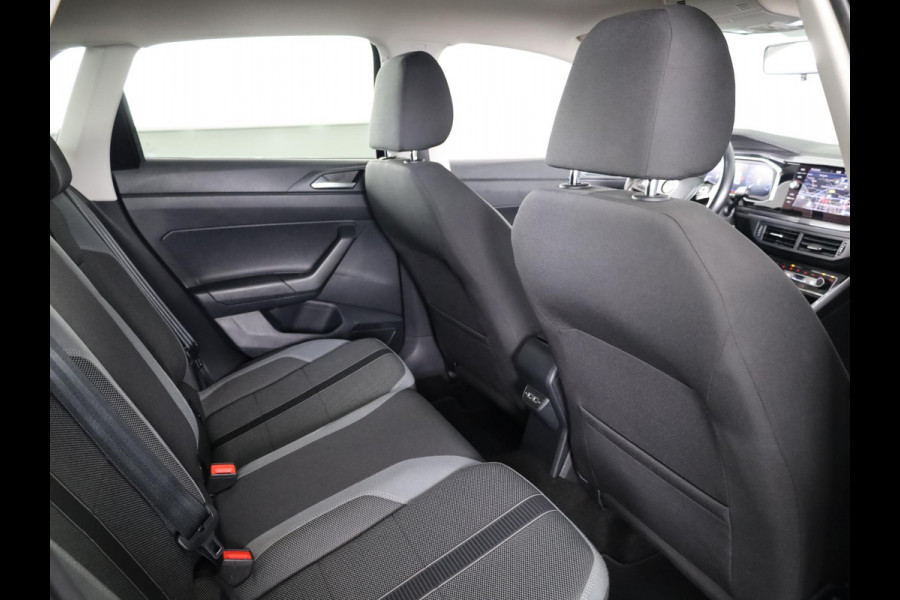 Volkswagen Polo 1.0 TSI Highline Business R 95PK DSG | Digitaal dashboard | Navigatie | Inklapbare spiegels |