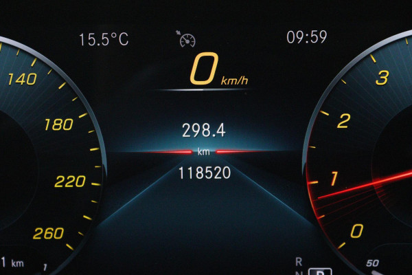 Mercedes-Benz A-Klasse 200 Launch Edition Premium Plus (PANORAMADAK, STOELVERWARMING, SFEERVERLICHTING, ACHTERUITRIJCAMERA)