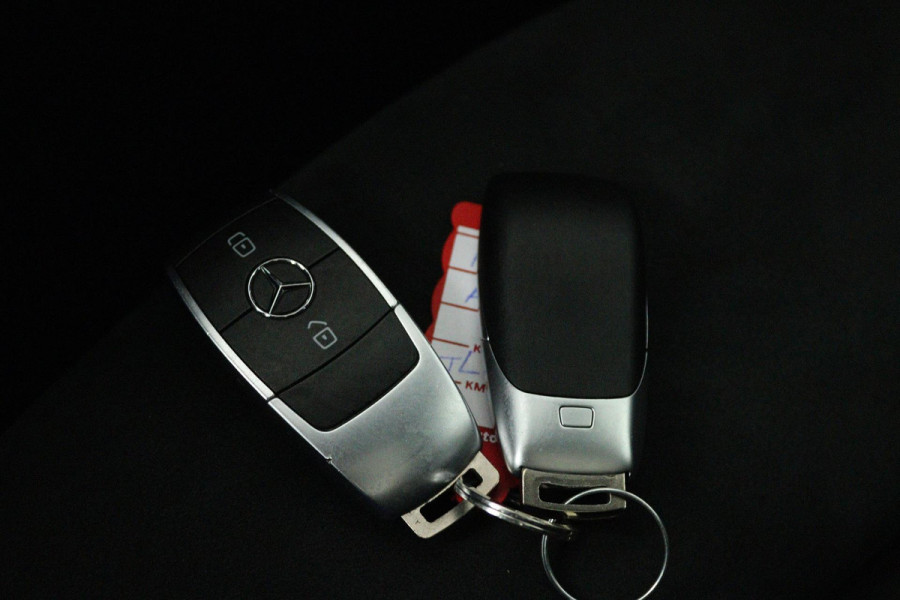 Mercedes-Benz A-Klasse 200 Launch Edition Premium Plus (PANORAMADAK, STOELVERWARMING, SFEERVERLICHTING, ACHTERUITRIJCAMERA)