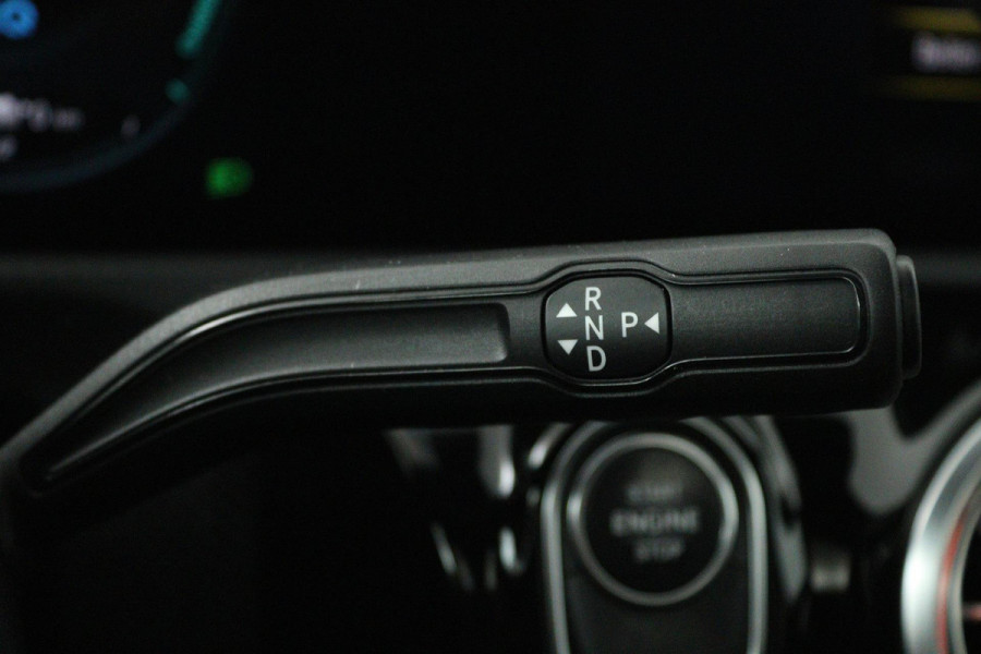 Mercedes-Benz A-Klasse 250 e Business Solution AMG Limited (PANORAMADAK, TREKHAAK, SFEERVERLICHTING, STOELVERWARMING, CAMERA)