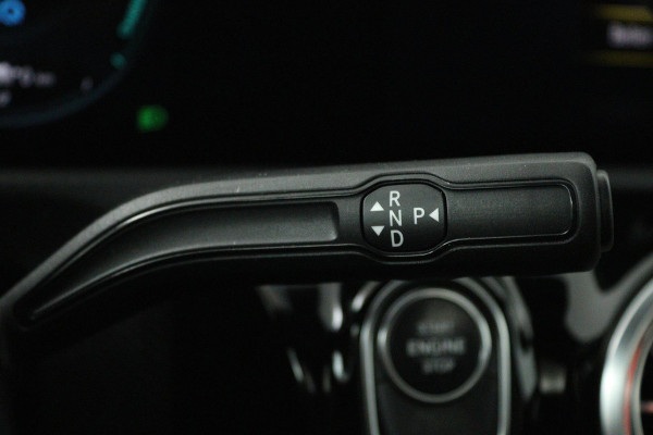 Mercedes-Benz A-Klasse 250 e Business Solution AMG Limited (PANORAMADAK, TREKHAAK, SFEERVERLICHTING, STOELVERWARMING, CAMERA)