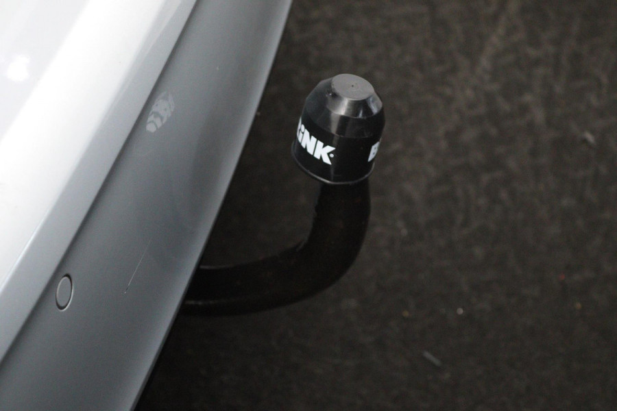 Mercedes-Benz A-Klasse 250 e Business Solution AMG Limited (PANORAMADAK, TREKHAAK, SFEERVERLICHTING, STOELVERWARMING, CAMERA)