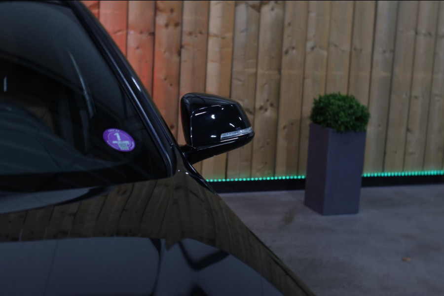 BMW 3 Serie Touring 318i M-Sport *Leder*Navi Pro*Stoelverwarming*