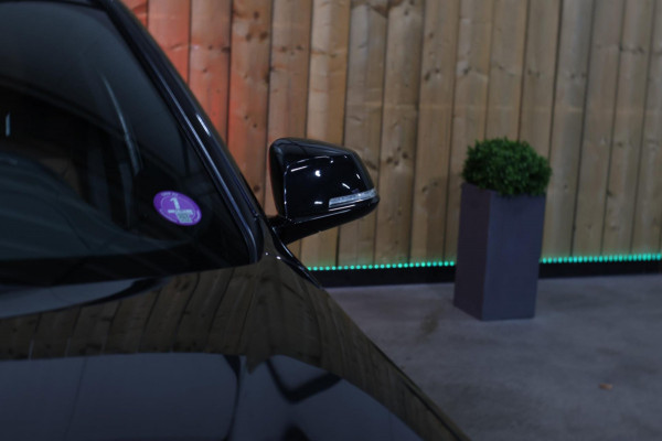 BMW 3 Serie Touring 318i M-Sport *Leder*Navi Pro*Stoelverwarming*