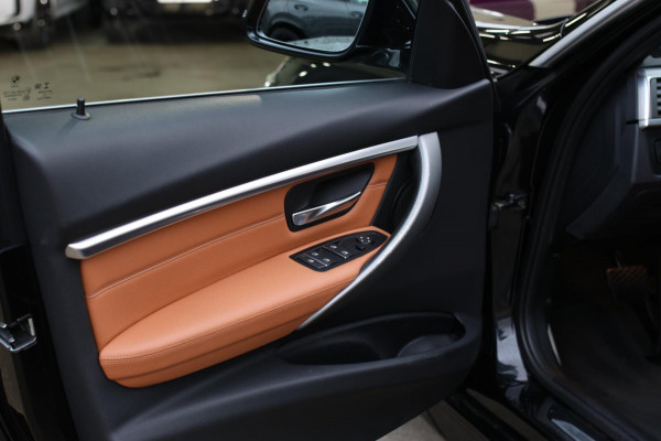 BMW 3 Serie Touring 318i M-Sport *Leder*Navi Pro*Stoelverwarming*