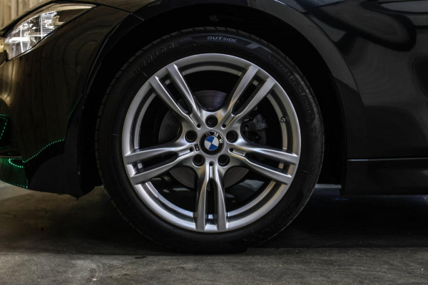 BMW 3 Serie Touring 318i M-Sport *Leder*Navi Pro*Stoelverwarming*