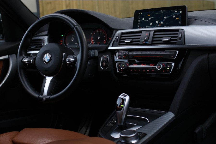 BMW 3 Serie Touring 318i M-Sport *Leder*Navi Pro*Stoelverwarming*