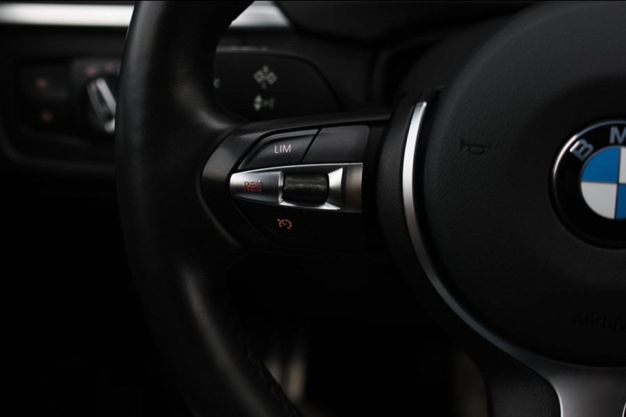 BMW 3 Serie Touring 318i M-Sport *Leder*Navi Pro*Stoelverwarming*