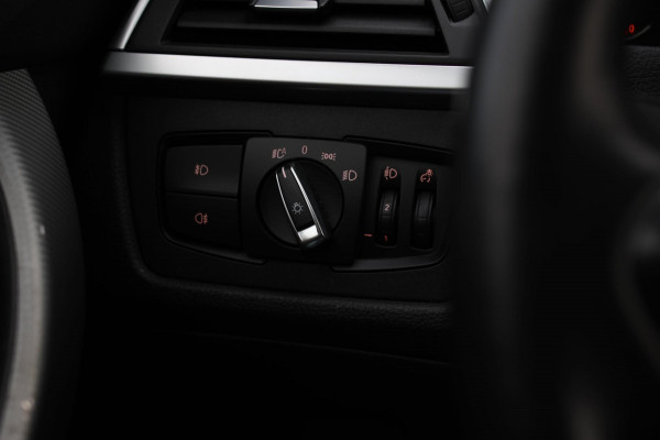 BMW 3 Serie Touring 318i M-Sport *Leder*Navi Pro*Stoelverwarming*